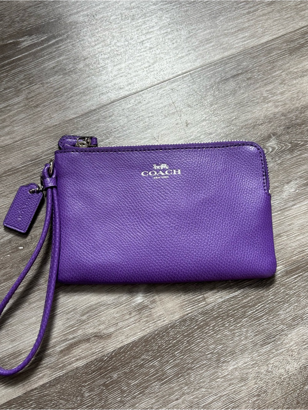 Coach Wristlet purple w hang tag